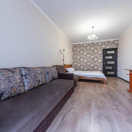 Flatrent Drahomanova 2A Appartement Kiev Buitenkant foto