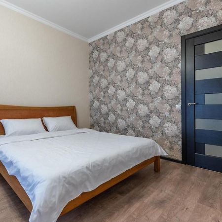 Flatrent Drahomanova 2A Appartement Kiev Buitenkant foto