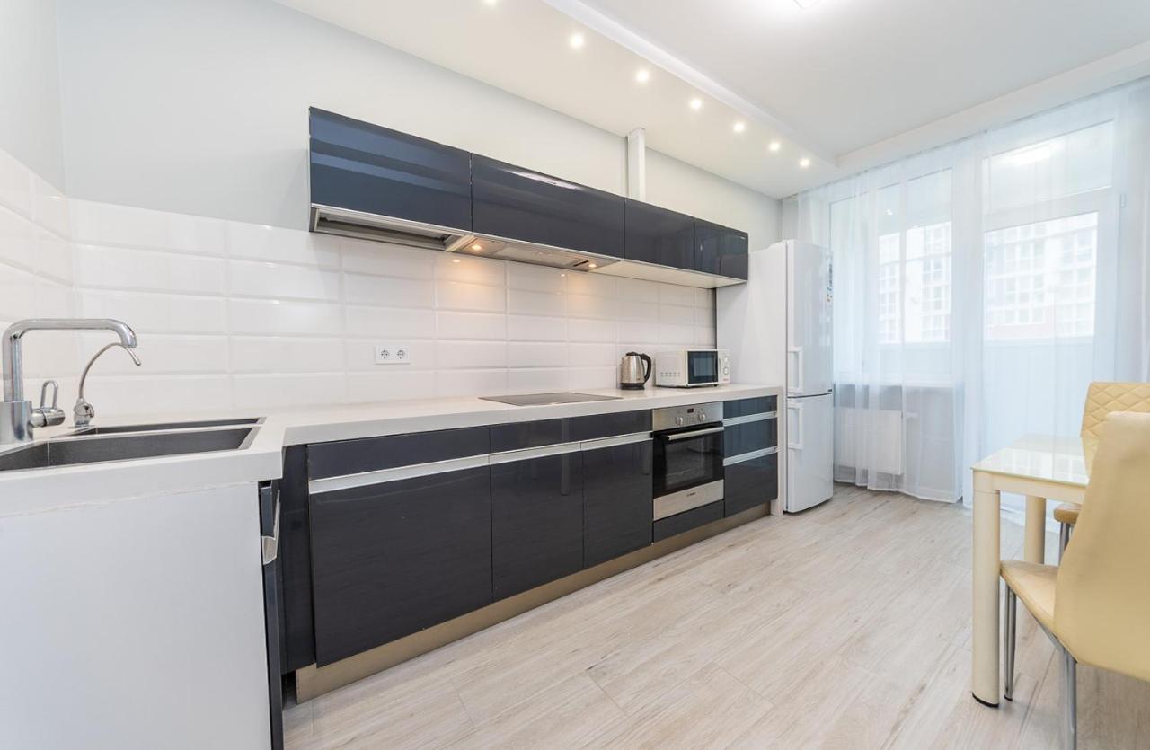 Flatrent Drahomanova 2A Appartement Kiev Buitenkant foto