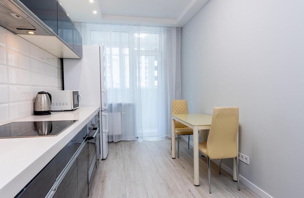 Flatrent Drahomanova 2A Appartement Kiev Buitenkant foto