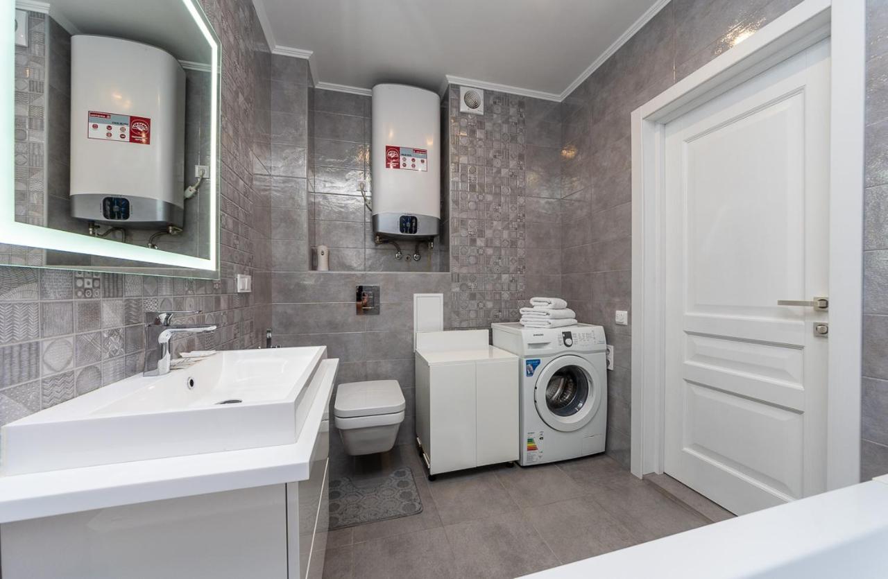 Flatrent Drahomanova 2A Appartement Kiev Buitenkant foto