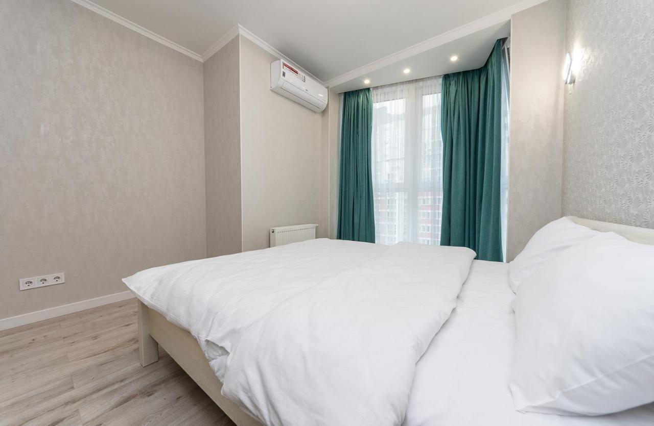 Flatrent Drahomanova 2A Appartement Kiev Buitenkant foto