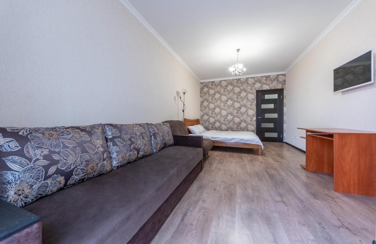 Flatrent Drahomanova 2A Appartement Kiev Buitenkant foto