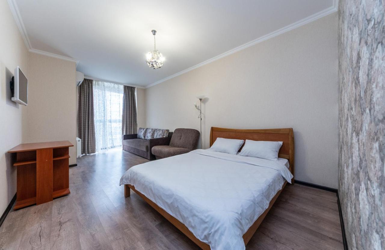 Flatrent Drahomanova 2A Appartement Kiev Buitenkant foto