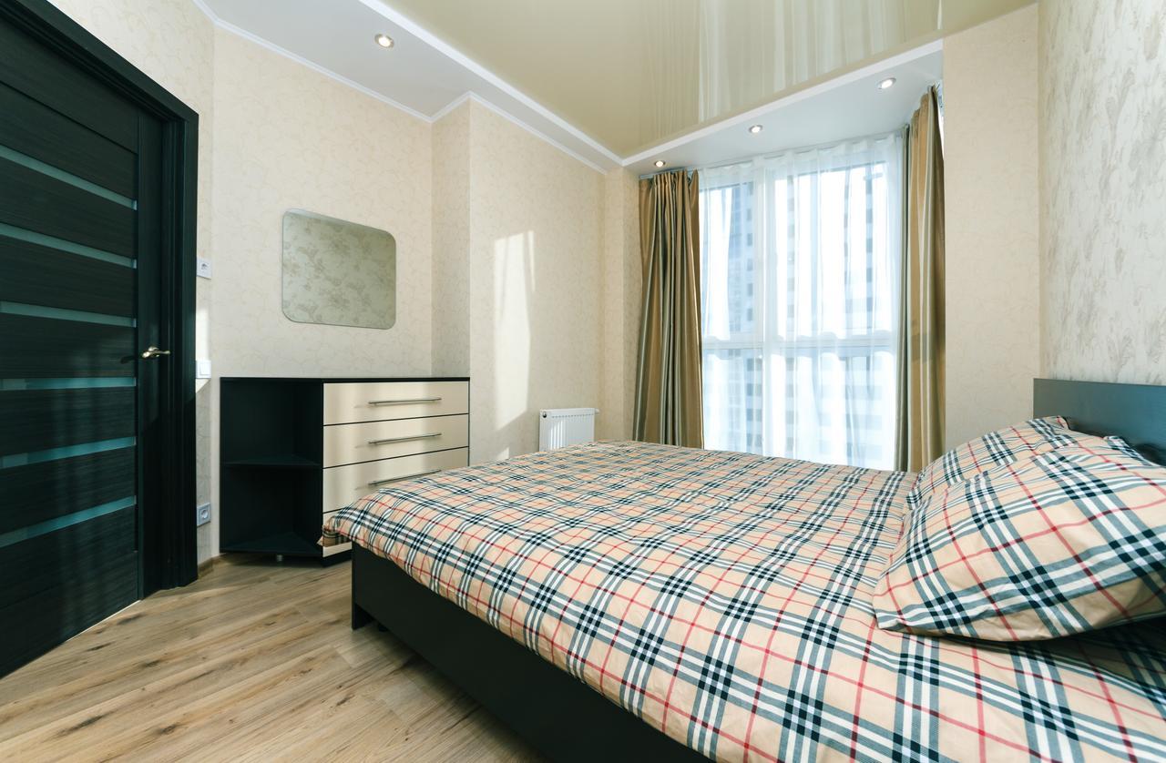 Flatrent Drahomanova 2A Appartement Kiev Buitenkant foto
