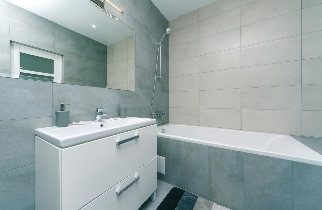 Flatrent Drahomanova 2A Appartement Kiev Buitenkant foto