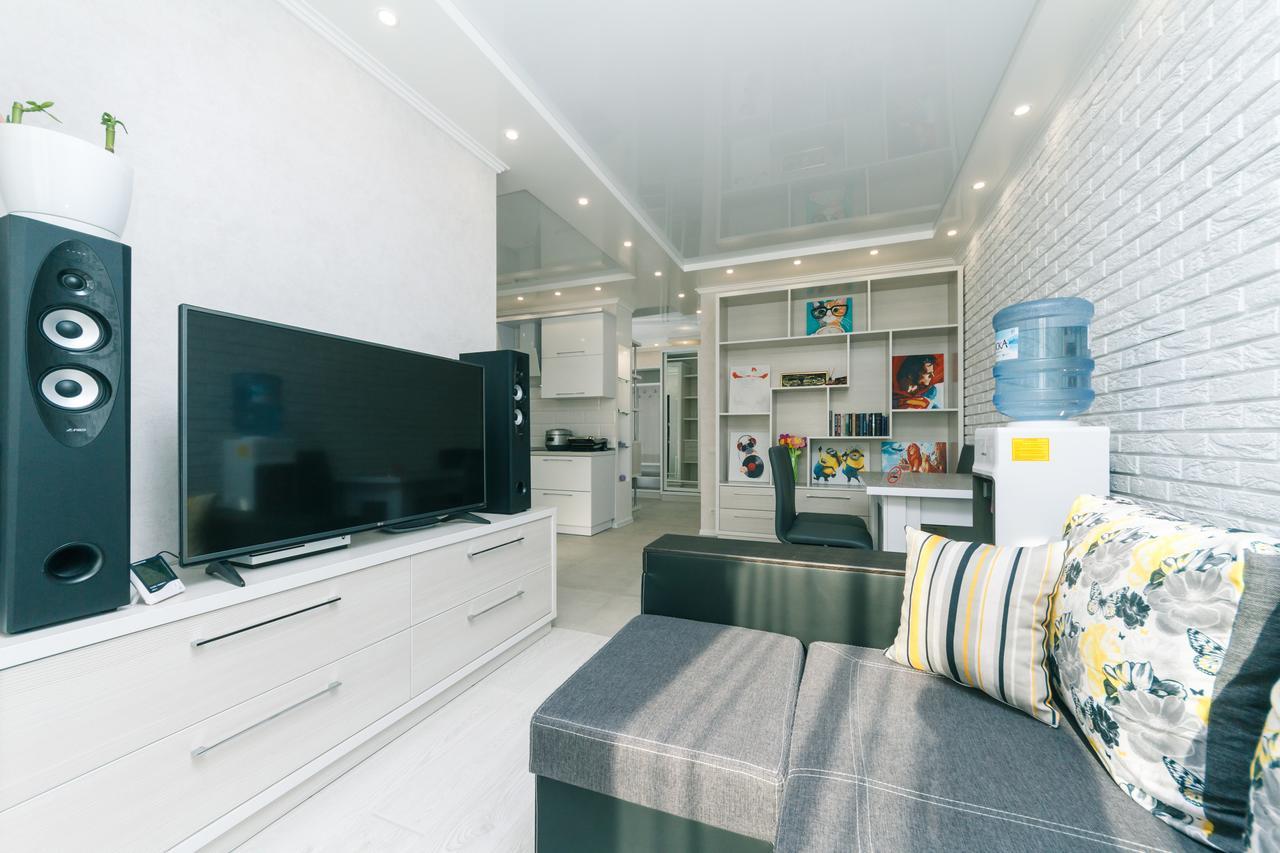 Flatrent Drahomanova 2A Appartement Kiev Buitenkant foto
